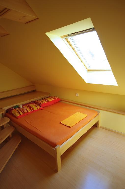 Pension Max Valtice Chambre photo
